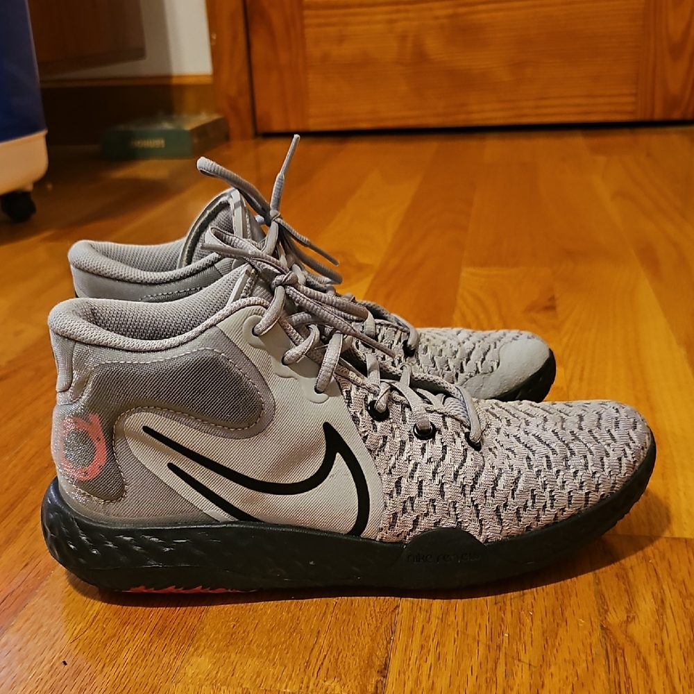 Nike Gray and Black Knit Kevin Durant Kd Sneakers Size 8
